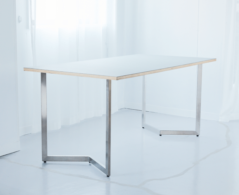 大きいテーブル